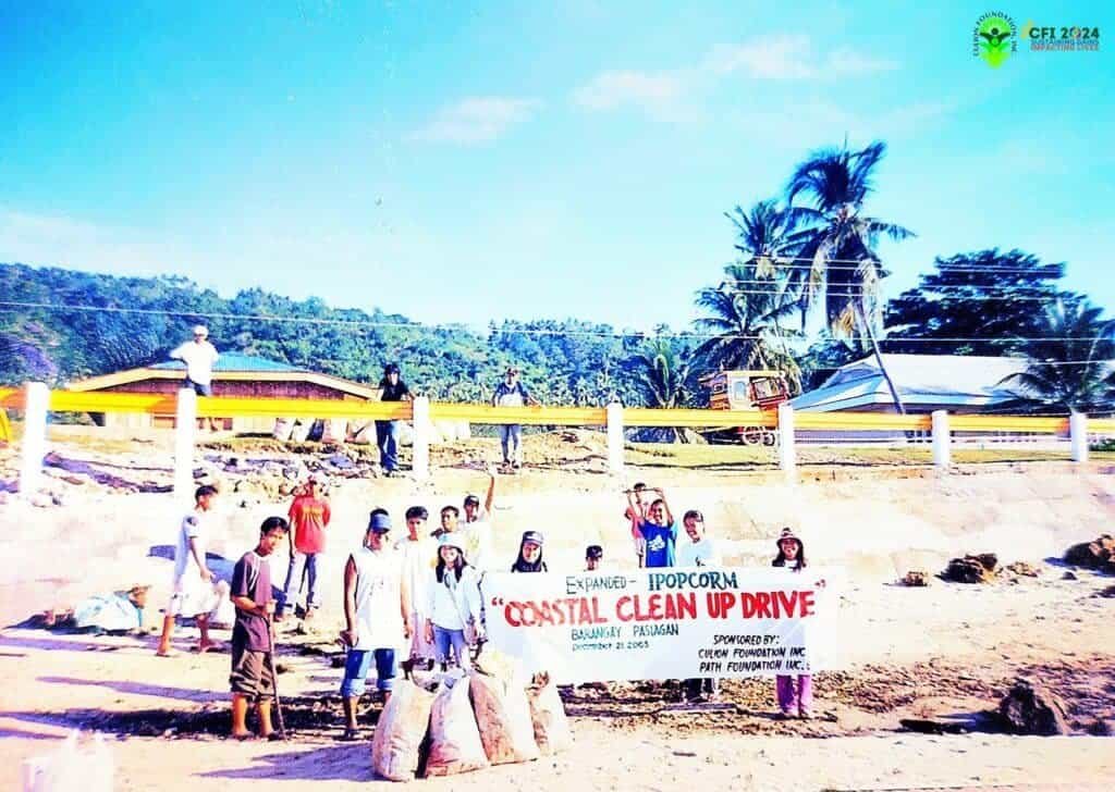 #ThrowbackThursday: Coastal Clean-Up at Barangay Pasiagan, Bongao, Tawi-Tawi on December 21, 2005